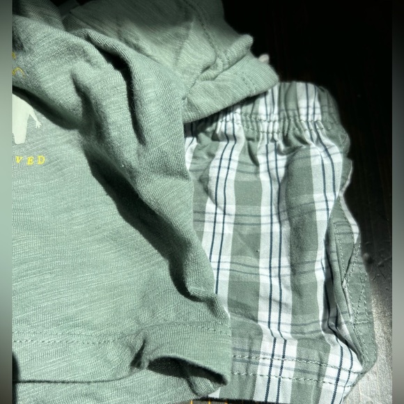 Name your price 🤍 Infant baby carters newborn t shirt shorts green outfit - Picture 2 of 5